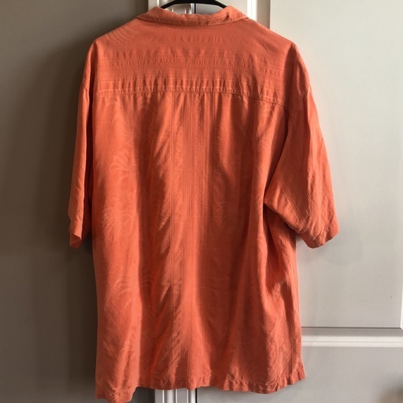 Tommy Bahama Men’s Large 100% Silk SS Button‎ Up - Picture 3 of 6